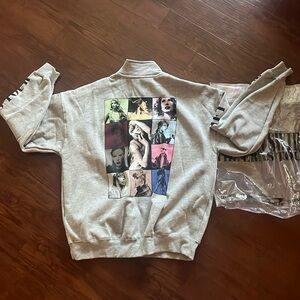 🆕 Taylor Swift Eras Tour Gray Quarter Zip up size M